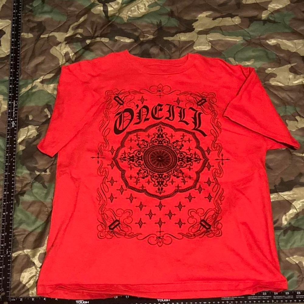 O'Neil red black graphic tee y2k paisley surfwear‎ mens L